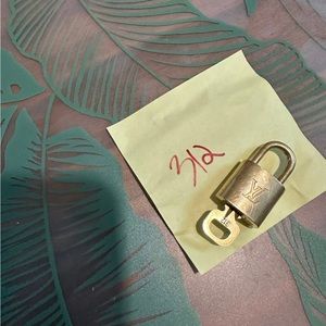 Louis Vuitton Lock and key #312